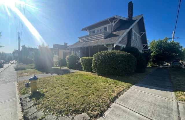 1431 Burwell Street - 1431 Burwell Street, Bremerton, WA 98337