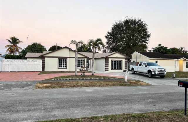 19541 NW 57th Ct photos photos