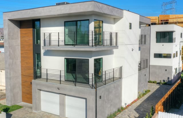5626 Auckland Ave - 5626 Auckland Avenue, Los Angeles, CA 91601