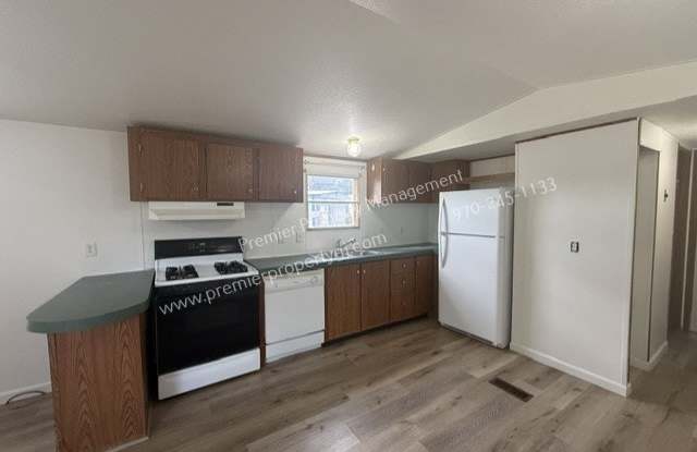 528 1/2 Elm Dr Gallery 4