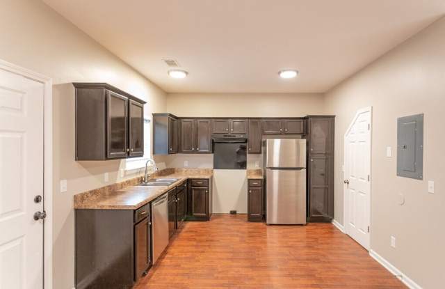 Avenue 41 Townhomes Gallery 3