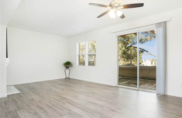 120 California Court Gallery 2