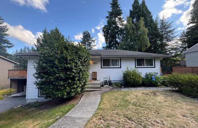 Newly Remodeled 2BR/1BA Lower-Level Unit photos photos