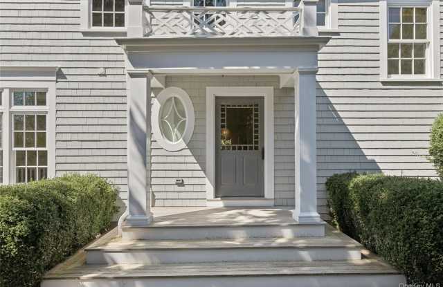 60 Old Town Crossing Gallery 3