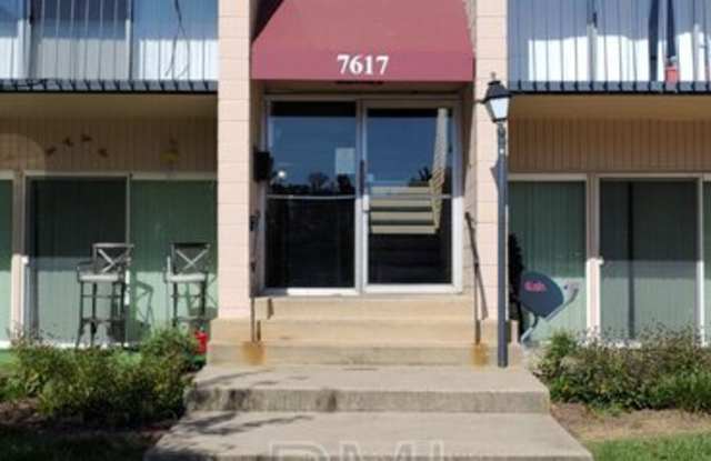 7617 Fontainebleau Dr photos photos