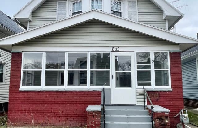 635 Geneva Ave - 635 Geneva Avenue, Toledo, OH 43609