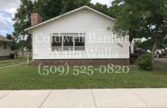 226 W. Whitman - 226 West Whitman Drive, College Place, WA 99324