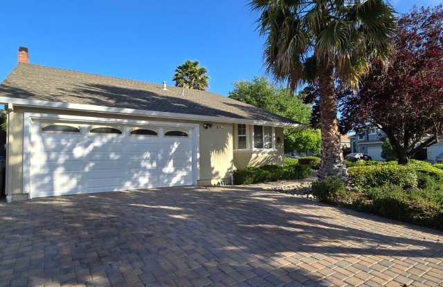 Single Family Home, Remodeled Inside and Out, Corner Lot, Vaulted Ceilings, New Carpet, Fireplace! photos photos