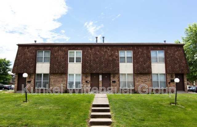 201-4 West Wesley - 201 West Wesley Drive, O'Fallon, IL 62269