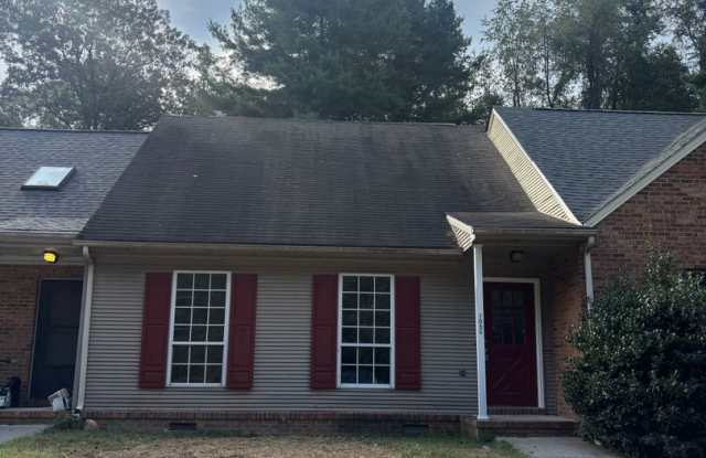 Radford Townhome 2 Bedroom, 1 Bathroom Available Oct 2026 photos photos