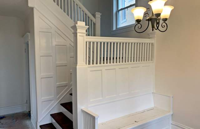 Huge fully renovated 4 bedroom/2.5 bath! MUST SEE INSIDE! photos photos