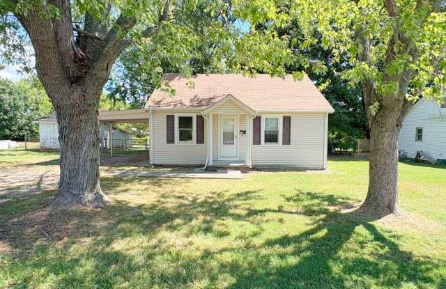 3 Bedroom/2 Bath Cozy Home with an amazing yard! - 724 Claire Avenue, Franklin, KY 42134 3 Bedroom/2 Bath Cozy Home with an amazing yard! - 724 Claire Avenue, Franklin, KY 42134