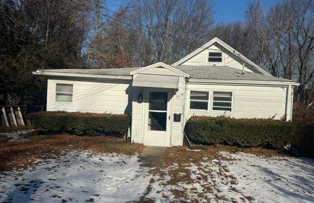 70 Highlawn Street - 70 Highlawn Street, Waterbury, CT 06705