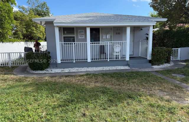 885 SW 29th Ave photos photos