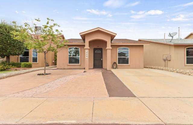 3909 Tierra Zafiro Drive Gallery 1