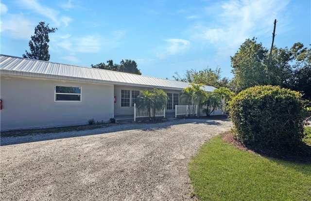 15206 Stringfellow Road unit: 3 photos photos