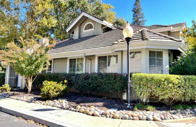 Charming 3BD/2BA Corner Unit Condo at Danville Oaks photos photos