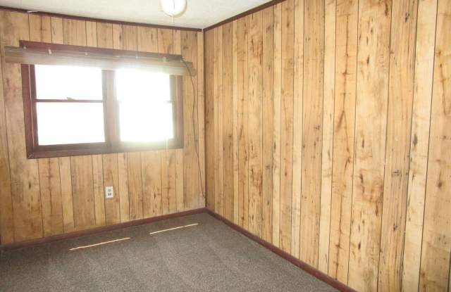 2528 W Memorial Gallery 3