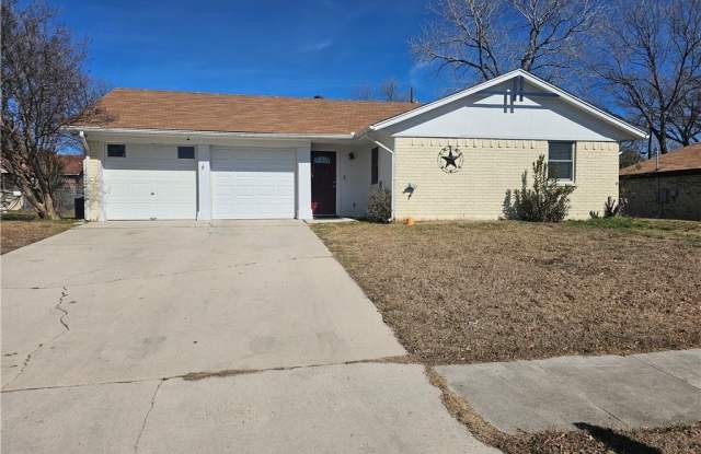 211 E Hogan Drive - 211 East Hogan Drive, Copperas Cove, TX 76522 211 E Hogan Drive - 211 East Hogan Drive, Copperas Cove, TX 76522