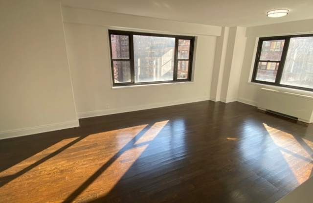 410 E 56th St Gallery 3