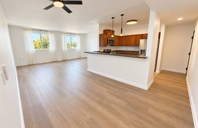 Spacious Corner 2BR Condo in Van Nuys Gallery 1