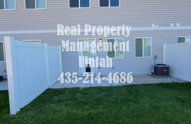 Cozy 3 Bedroom 2 1/2 Bath Townhome. Gallery 3
