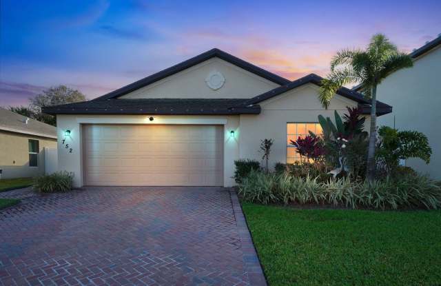 Modern home in Bent Creek Community - 752 Worlington Lane, Fort Pierce, FL 34947
