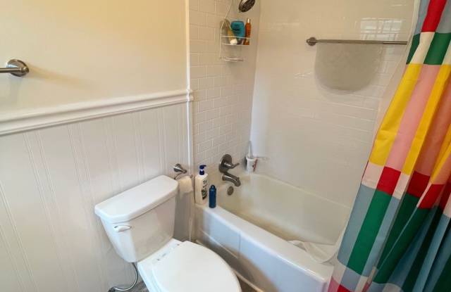 3-bedroom, 2 bath home close to downtown saint joseph Gallery 4