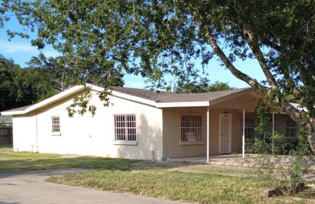 2104 West Corpus Christi Drive photos photos