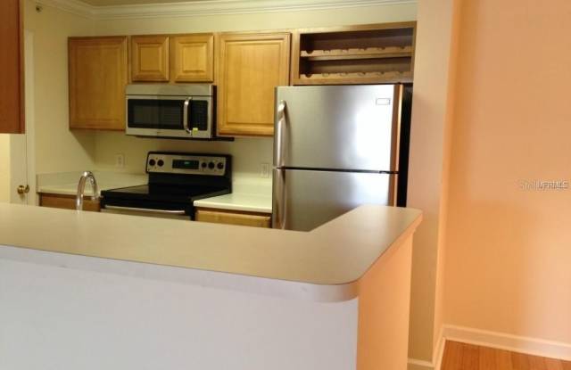 18147 STERLING GATE Circle Gallery 4