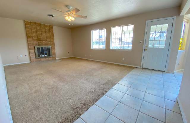 Northeast El Paso 3bed/2bath with Refrig A/C! Gallery 4