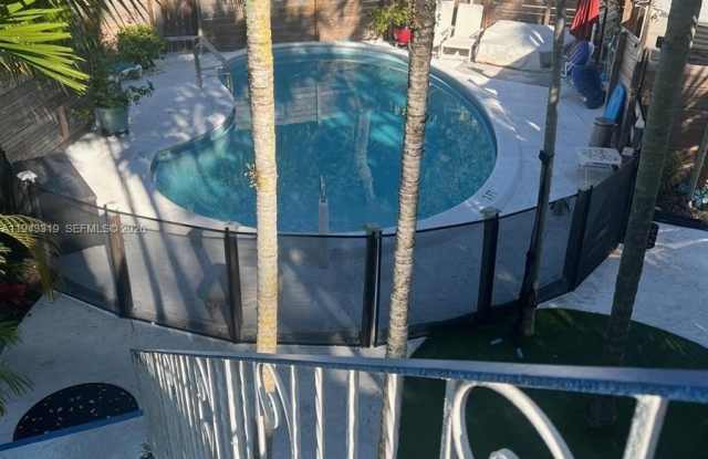 225 SE 16th Ave photos photos