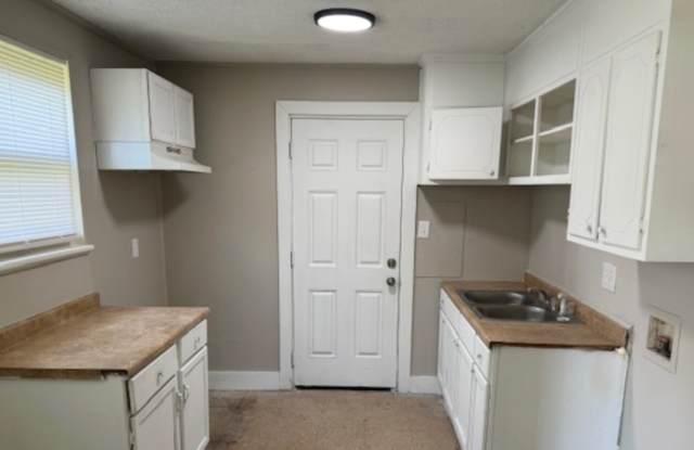 MOVE IN SPECIAL!! FIRST MONTH FREE!! Gallery 4