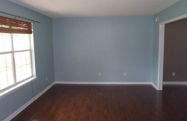 615 Walden Place Gallery 2