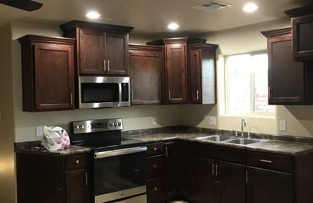 495 South 16th Avenue - 495 South 16th Avenue, Yuma, AZ 85364