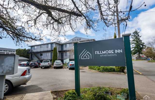 NEW YEAR RENT SPECIALS: BEAUTIFULLY RENOVATED STUDIO APARTMENTS photos photos