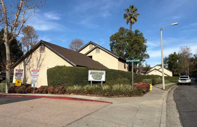 Ground level Lake Forest 2 Bedroom condo with hookups - 20915 Serrano Creek Road, Lake Forest, CA 92630