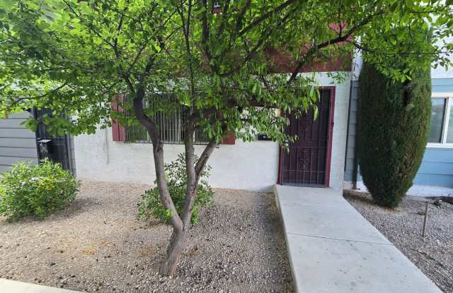 Beautifully Remodeled 2-Bedroom, 2-Bath Townhouse at 560 Greenbriar Townhouse Way – A Must-See Gem! Gallery 3