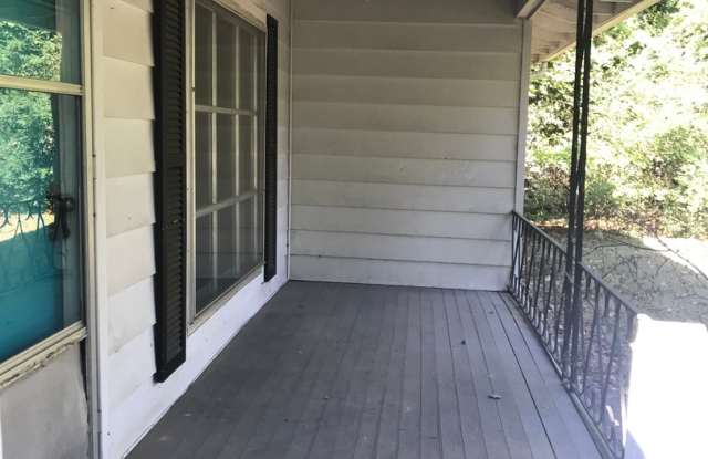 3 Bedroom Home For Rent Near Wilma Rudolph Blvd. Gallery 3