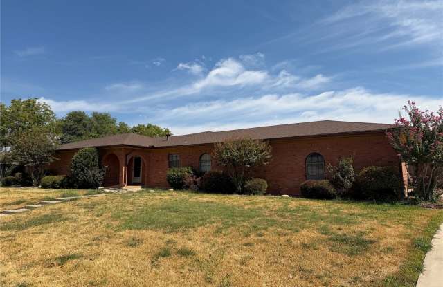 2731 Rivercrest Drive Gallery 1