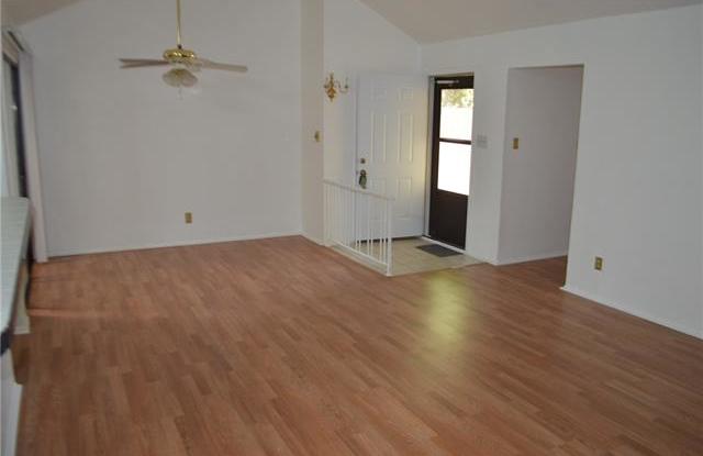 6066 DOOLEY Drive Gallery 4