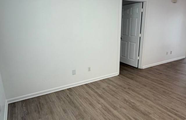 9129 Laird Street Gallery 4