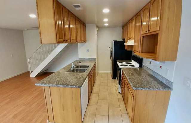 2313 Samaritan Dr Gallery 2