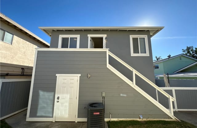 1303 W Palmyra Avenue Gallery 2