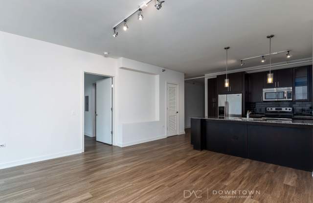 155 W Kinzie St Gallery 3