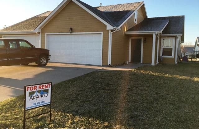 514 Brooklawn Dr. - 514 Brooklawn Dr, Manhattan, KS 66502