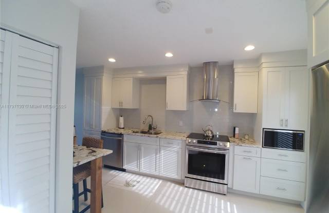 9169 SE Riverfront Ter photos photos