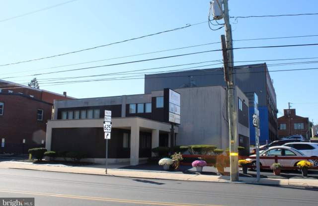 20 W LANCASTER Avenue Gallery 2