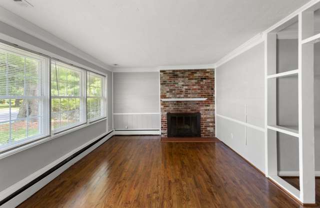 Charming Renovated 3-Bedroom Home in Riverside Near CNU & Mariner’s Museum Gallery 4