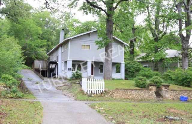 Apartment unit for rent in a Triplex Home in Irondale photos photos